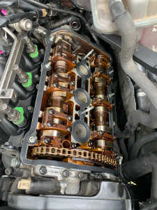 Photo de galerie - Changement joints cache culbuteur 