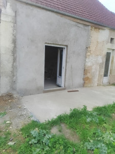 Photo de galerie - Dalle plus mur plus installation de porte fenêtre 