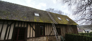 Photo de galerie - Voici la photo d'une maison avant traitement démoussage
