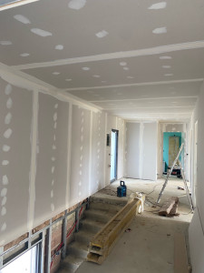 Photo de galerie - Construction neuve, pose d’isolation placo avec enduits et bandes 