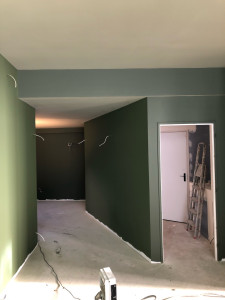 Photo de galerie - Peinture dans un bar , avec 3 couleurs différentes 