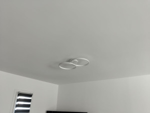 Photo de galerie - Pose de luminaires dans une maison.