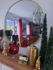 Photo de galerie - Décoration fixation miroir montage de meubles 