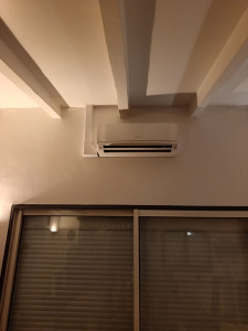 Photo de galerie - Réalisation de la pause d'une climzatisation