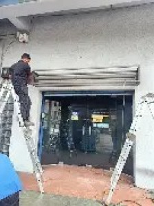 Photo de galerie - VOLET ROULANT COMMERCE