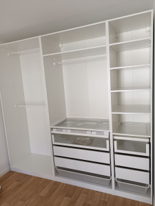 Photo de galerie - Montage de dressing.