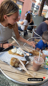 Photo de galerie - Sortie avec un enfant que je garde (avec autorisation des parents) sur une après midi d’été : sortie piscine suivie d’une crêpe en goûter 