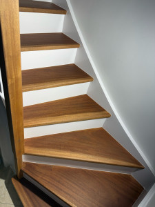 Photo de galerie - Escalier mise en peinture et vernis