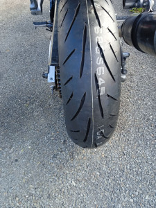 Photo de galerie - Remplacement pneu moto 