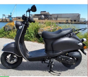 Photo de galerie - Location réparation entretien de scooter 