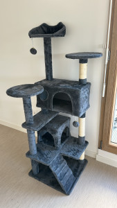 Photo de galerie - Montage de maisons pour chats