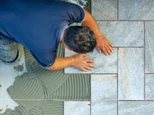 Photo de galerie - Pose carrelage, faience, margelle, régréage, joints expoxy, rénovation piscine, pose frise, pose crédecence cuisine, carrelage sdv