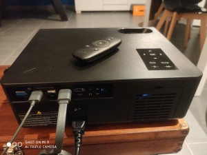 Photo de galerie - Vidéoprojecteur (son & éclairage)