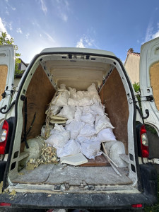 Photo de galerie - Pour charger comme ça faut mettre le prix camion rempli en totalité beaucoup feront 2 trajets donc le prix et multiplier par 2 pour charger autant 