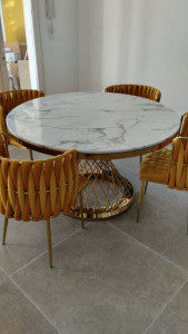 Photo de galerie - Montage table et chaises 