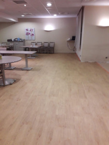 Photo de galerie - Pose revêtement souple imitation parquet 

