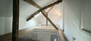 Photo de galerie - Ouverture d'un plan pour pose d'un filet mezzanine avec cadre en chêne 