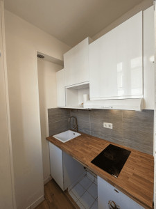 Photo de galerie - Montage de cuisine Leroy Merlin.