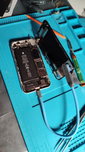 Photo de galerie - Remplacement écran iPhone.