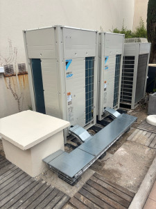 Photo de galerie - Installation de deux systèmes VRV Daikin dans un Hôtel d’Antibes . 