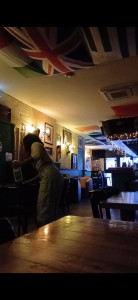 Photo de galerie - Entretien et nettoyage d’un bar convivial situé près de la gare.