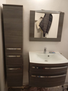 Photo de galerie - Installation de lavabo avec des meubles 