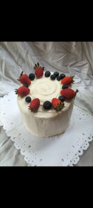 Photo de galerie - Layer cake fruit rouge et ganache chocolat mascarpone 