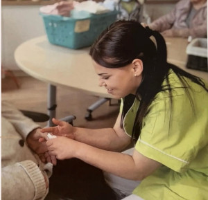 Photo de galerie - Aide à domicile, prendre soin de soi, accompagnement , compagnie 
