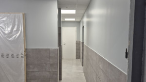 Photo de galerie - Rénovation des sanitaires collectifs d’ une entreprises. placo plâtre (Plaquiste), carrelage, plomberie et peinture 