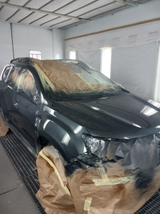 Photo de galerie - Lateral et capot suite à choc 