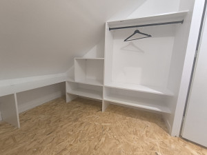 Photo de galerie - Fabrication d'un petit dressing sur mesure 