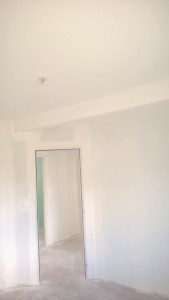 Photo de galerie - Préparation et mise en peinture de plafond de grande surface