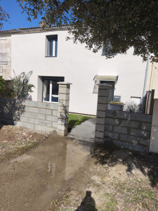 Photo de galerie - Mur de clôture avec portillon à saint Laurent de la pré 