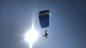 Photo de galerie - Montage vidéo saut en parachute