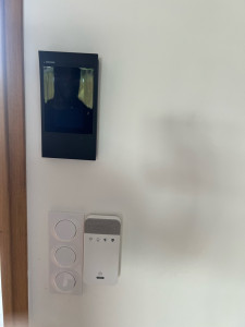 Photo de galerie - Installation et mise en service kit visiophone 300EOS de chez LEGRAND 