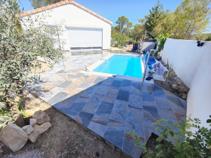 Photo de galerie - Création de plage piscine, dalle en béton et pose de carrelage