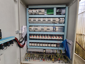 Photo de galerie - Problème électriques dans une armoire industrielle 