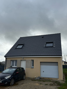 Photo de galerie - Mise en place des velux avec volet électrique 