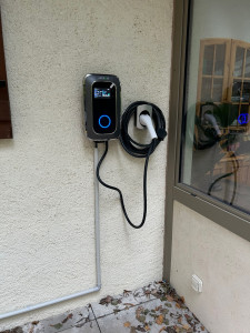 Photo de galerie - Borne de recharge voiture électrique 
