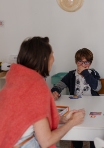 Photo de galerie - Accompagnement individuel à domicile du CP au CM2 : 
- soutien scolaire ludique pour revoir certaines notions en français et maths 
- coaching scolaire pour comprendre là où on bloque, apprendre à développer ses propres stratégies et reprendre confiance