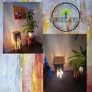 Photo de galerie - Lampe en bois de sapin et noyer avec motif fait par gravure laser sur le dessus