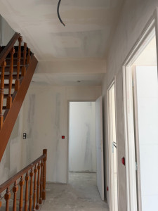 Photo de galerie - Réalisation des cloisons sèches et des enduits 