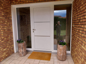 Photo de galerie - Pose porte entrée avec deux fixe