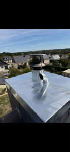 Photo de galerie - Couvertine en zinc sur cheminée 