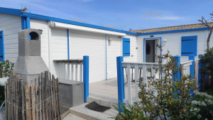 Photo de galerie - Peinture mobil home bardage et
 volets PVC 