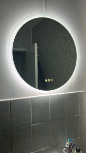 Photo de galerie - Fixation luminaire sdb