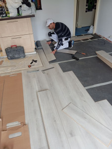 Photo de galerie - Pose du parquet stratifié  