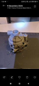 Photo de galerie - Changement de moteur de cyclage sur un lave vaisselle.