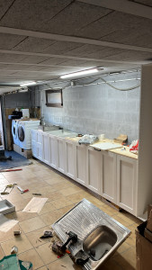 Photo de galerie - Pose de cuisine en kit dans un sous-sol 