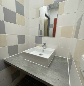 Photo de galerie - Pose d’un lavabo avec mitigeur 